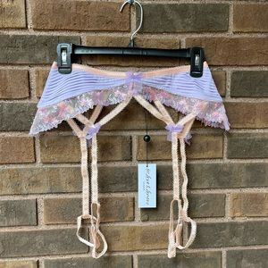 NWT For Love and Lemons Ophelie Embroidery Garter Belt. XS